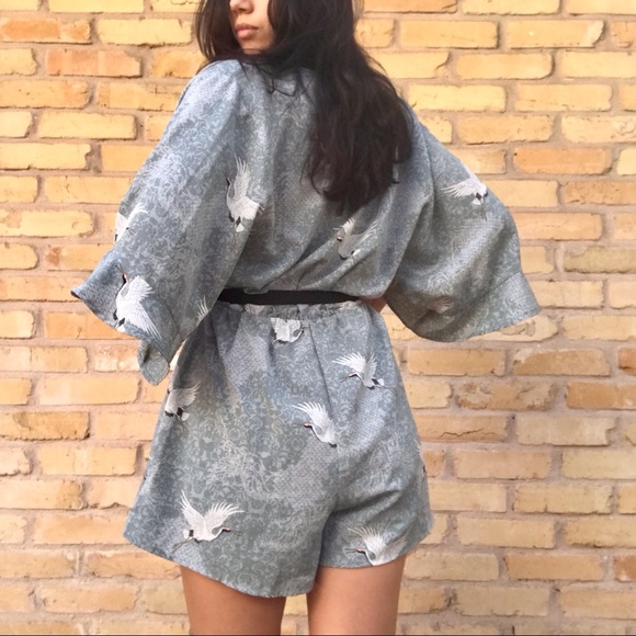 kimono style romper w elegant bird pattern - Picture 2 of 3